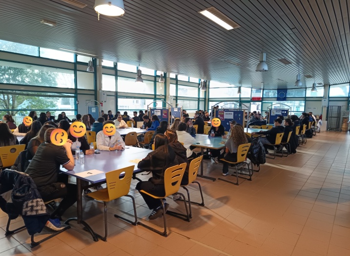 Description : D:\PROJETS AGORA\FORUM ANCIENS ELEVES 2026\Photos\Photo 3_blur.jpg